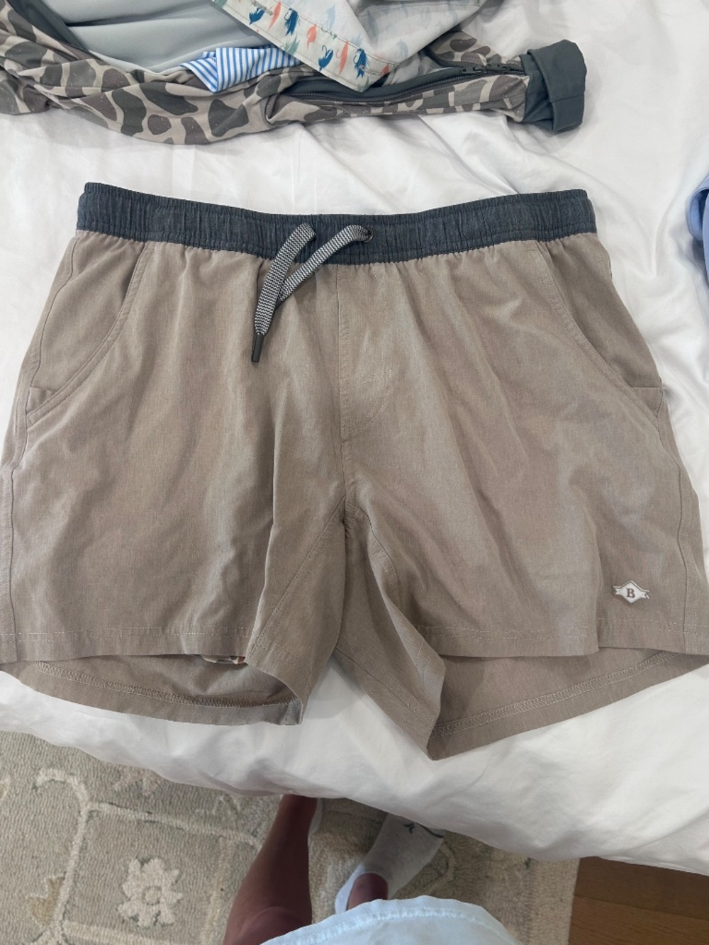 Burlebo Athletic Shorts in heather khaki- Venado Camo Liner- Size M - Picture 2 of 2